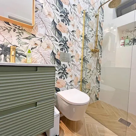 Apartment Wellstone Steps To The Sea By Junto Ao Mar